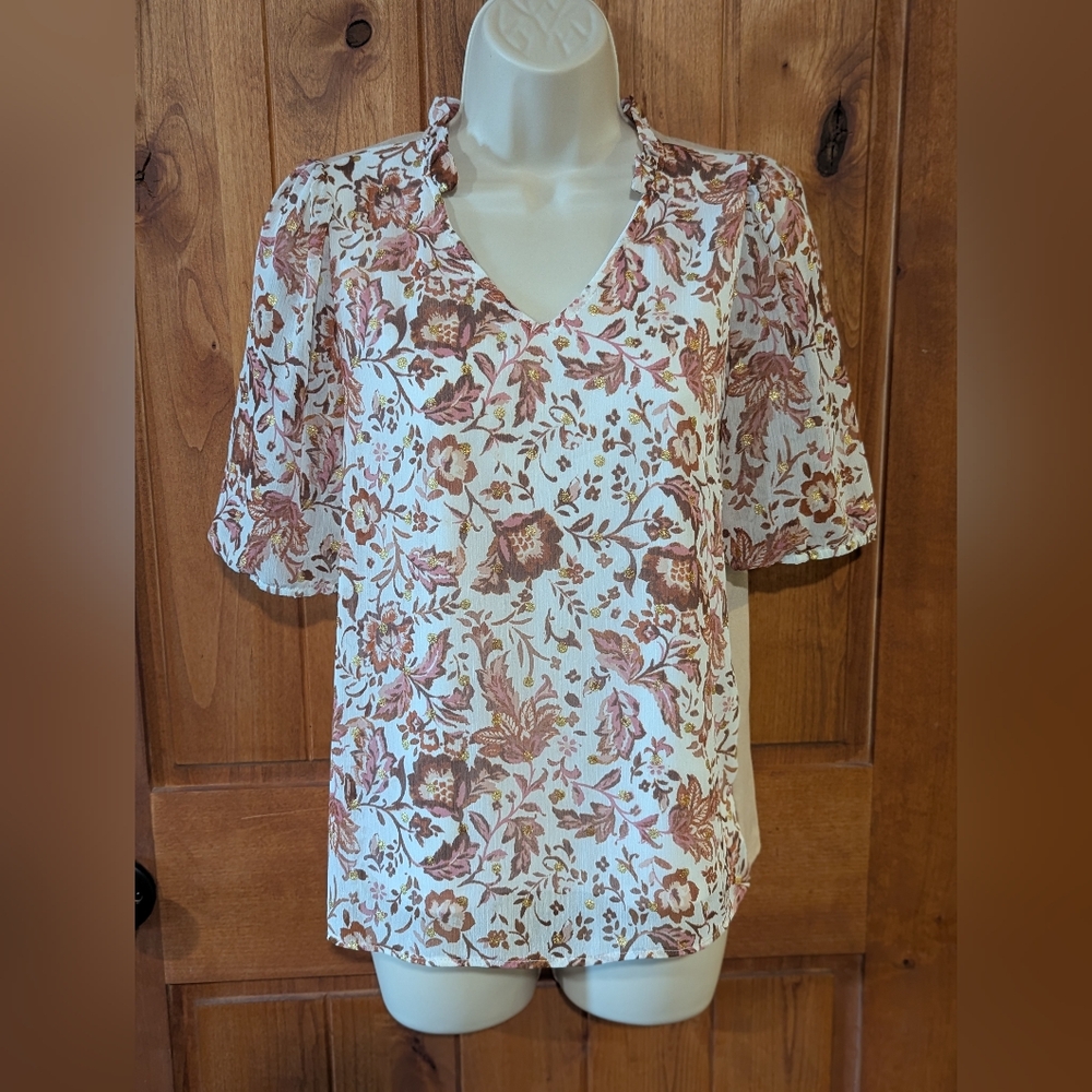 Homebody Pink and Cream Floral V-Neck Short‎ Sleeve Blouse